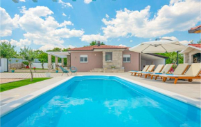 Nice home in Kamenmost w/ Outdoor swimming pool and 3 Bedrooms